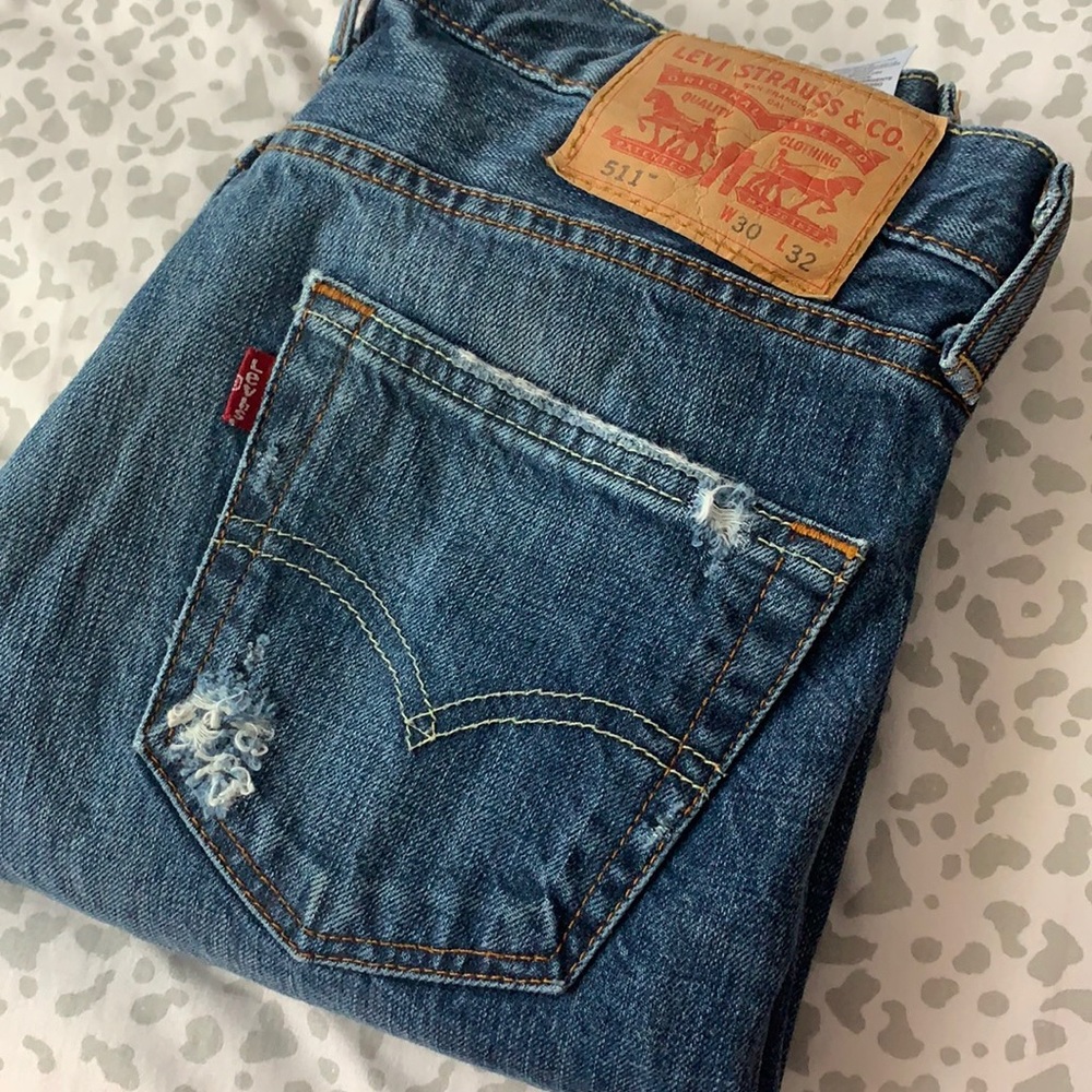 Levi distressed jeans